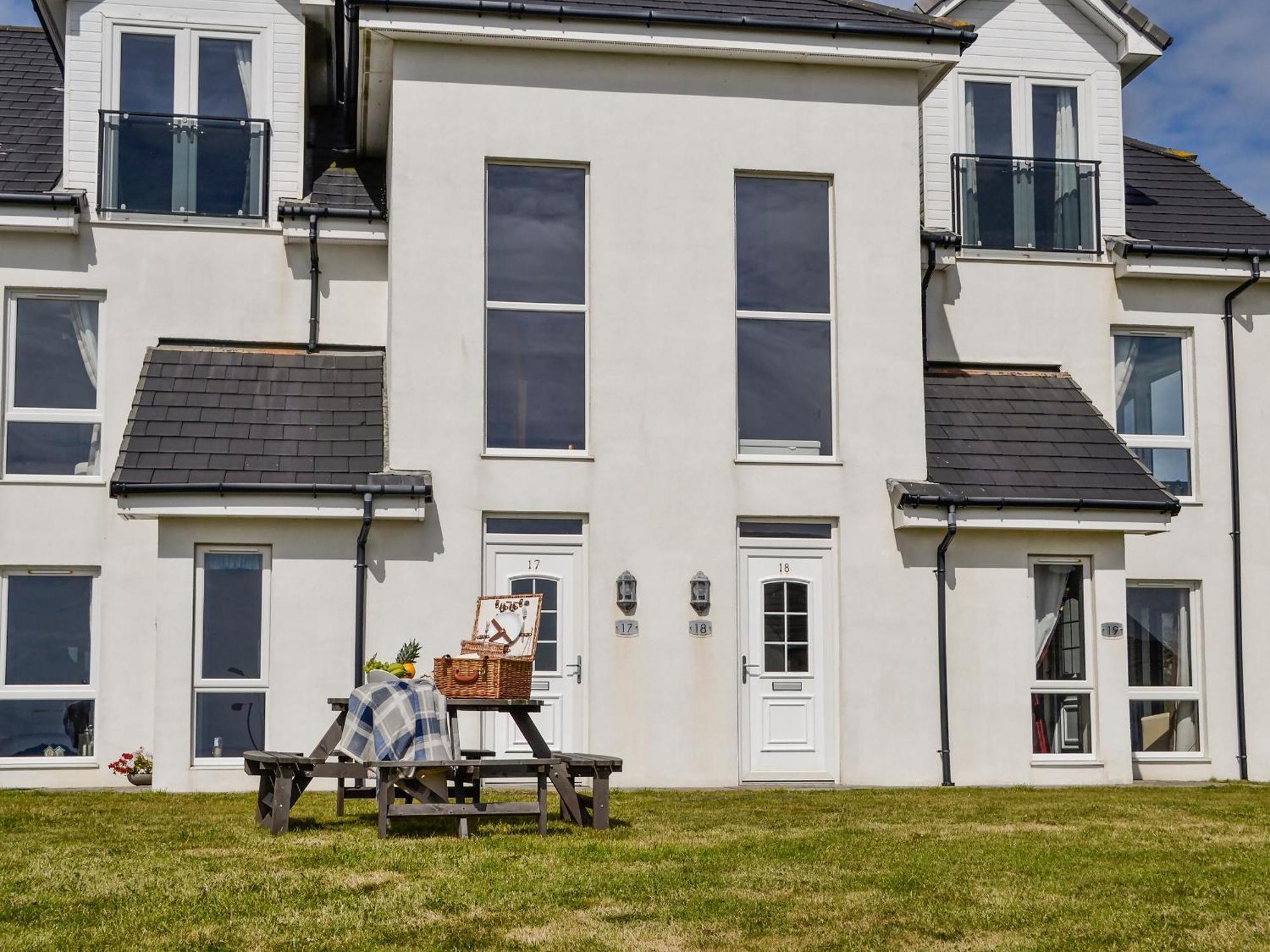 Seaviews And Hot Tub At The Fairways - Uk39821 Villa Portpatrick Dış mekan fotoğraf